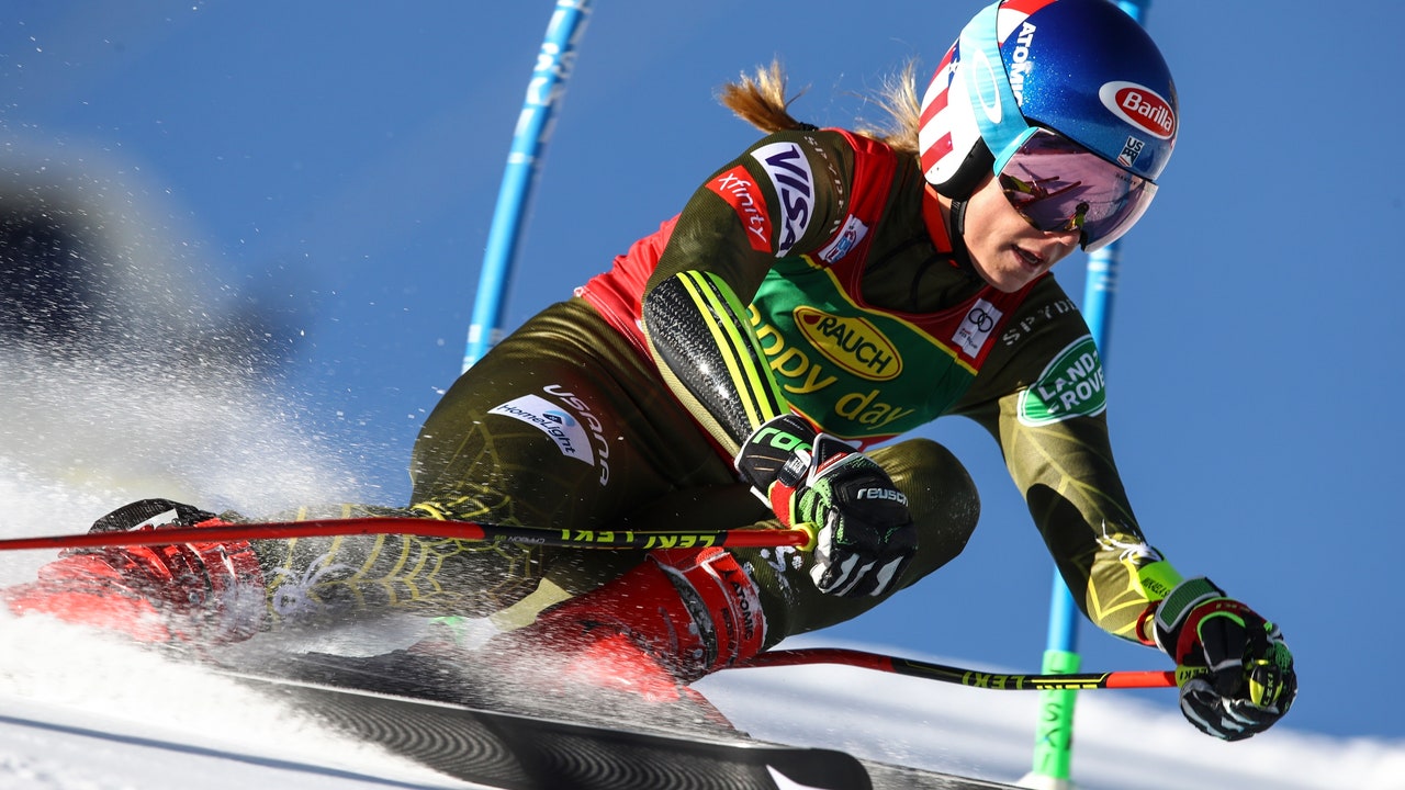Former Vonn coach helps Robinson, 17, beat Shiffrin in GS